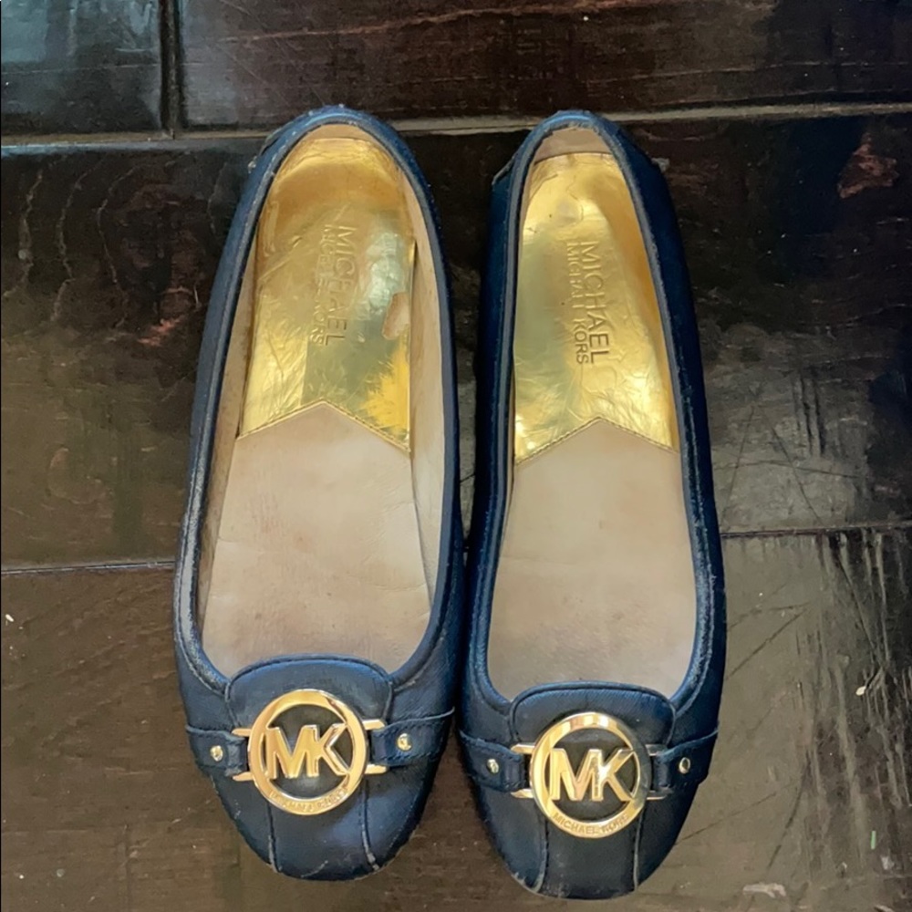 Micheal Kors Navy leather flats
